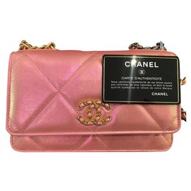 Chanel-Brieftasche an der Kette-Pink