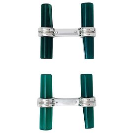 Abotoaduras Boucheron em ouro branco, ágata verde e ônix. Outro