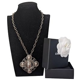 Chanel Gripoix CC Collar de rutenio B18 UNA Negro