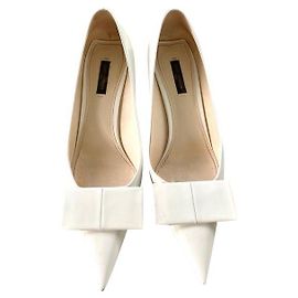 Escarpins LOUIS VUITTON modèle défilé Blanc