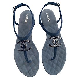 Chanel Des sandales Bleu
