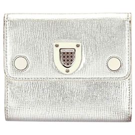 Cartera pequeña Dior Diorama de piel plateada Plata