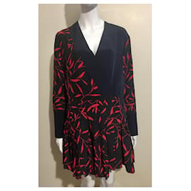 Diane Von Furstenberg-Robe portefeuille en soie style kimono DvF en noir et rouge-Noir,Rouge