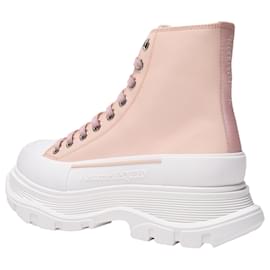 Alexander Mcqueen-Tread Slick Sneakers in Pink Leather-Pink