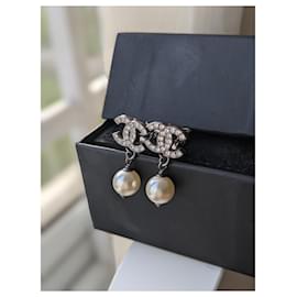 Chanel-CC de Chanel 16Boucles d'oreilles pendantes en ruthénium avec perles-Noir