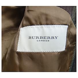 Burberry-Tamanho do casaco Burberry London 48-Castanho escuro