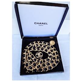 Chanel-Cambon-Dourado