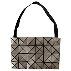Issey Miyake Bolsa BaoBao prateada cruzada Prata