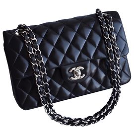 Chanel Bolsa clássica atemporal com aba dbl prata HW 23 cm Preto