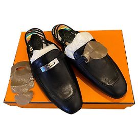 Hermès Pantoletten OZ Schwarz
