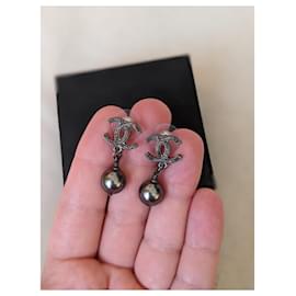 Chanel-CHANEL A15P Tweed Grey Pearl earrings-Dark grey