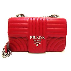 Prada Diagramme Red