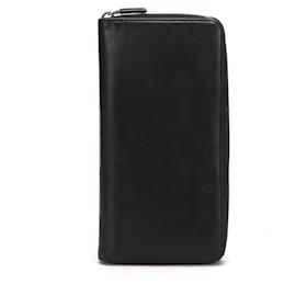 Prada-Round Fastener Purse in Black-Black
