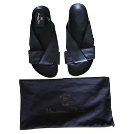 Massimo Dutti Des sandales Noir