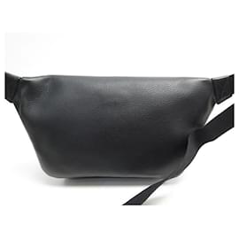 Balenciaga-SACOLA NOVA BALENCIAGA EVERYDAY BANANA 552375 Bolsa de couro preta-Preto