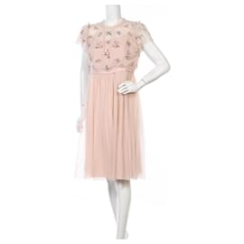 Robe brodée rose Needle & Thread Taille L Rose