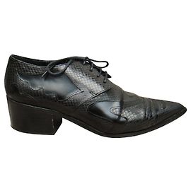 derbies Tara Jarmon p 38 Preto