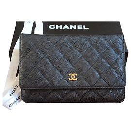 Portafoglio Chanel WOC su borsa a catena Nero Gold hardware