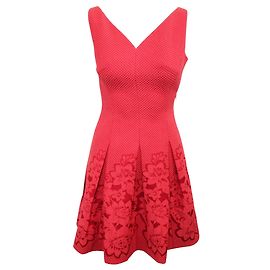 Karen Millen Kleid mit korallenbesticktem Blumenmuster Orange Koralle
