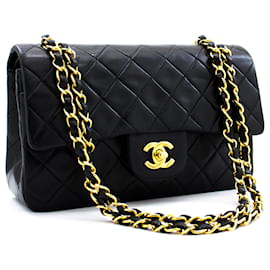 Chanel-Chanel 2.55 solapa forrada 9"Bolso De Hombro Con Cadena Piel De Cordero Negra Dorado-Negro