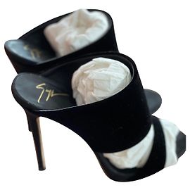 Giuseppe Zanotti Miles Sandaletten schwarzer Samt Schwarz