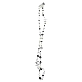 Chanel Collares largos Negro