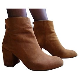 Botins de camurça Stuart Weitzman Caramelo Caramelo