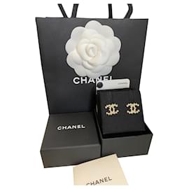 Chanel-CHANEL CLASSIC CC EARRINGS-Gold hardware