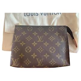 Second hand Louis Vuitton Clutch bags - Joli Closet