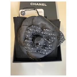 Chanel-Spilla Chanel Camelia , Bianco e nero , neuf-Nero,Bianco