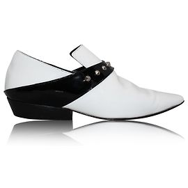 Dorateymur Scarpe a punta in vernice bianca e nera Roxy Bianco