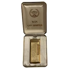 Autre Marque Gold Plate Lighter Gold hardware