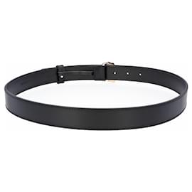 Versace-Cinto de couro liso masculino Versace em preto com fecho Medusa-Preto