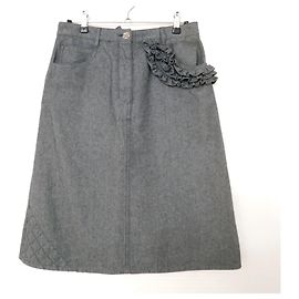 Cruzeiro Chanel 2002 Saia jeans com babado e arco Cinza