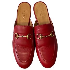 Mules de cuero Gucci Princetown Roja