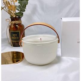 Louis Vuitton-LOUIS VUITTON CANDLE-Fora de branco