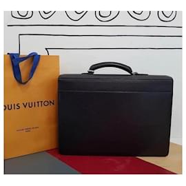 Louis Vuitton-Louis Vuitton Black Epi Leather Robusto 2 Maletín con compartimentos-Negro