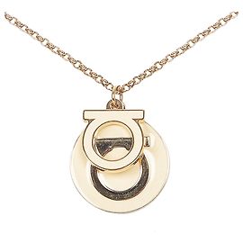 Salvatore Ferragamo Collana con pendente Gancini in oro Ferragamo D'oro