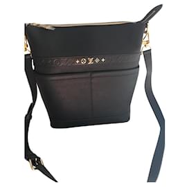 Louis Vuitton-Shoulder bag-Black