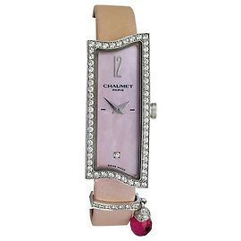 Reloj Chaumet "Frisson" de oro blanco, diamantes, nácar y turmalina. Otro