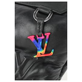 Louis Vuitton-Puffer A Virgil Abloh de piel acolchada negra4 Estuche Pochette-Otro