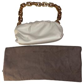 Bolsa de corrente Bottega Veneta em couro Eggshell Fora de branco