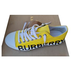 NEUE BURBERRY GELBE SNEAKERS Gelb