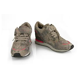Ash-Patrón de piel de serpiente de cuero gris ceniza Zapatillas de deporte con adornos rosas Zapatos de cuña 40-Gris