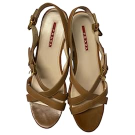 Compensée en cuir beige Prada Marron