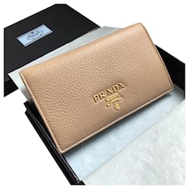 Prada-portafogli-Beige