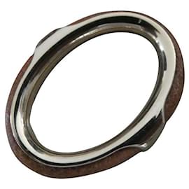 Hermès-Modelo kyoto de anel de lenço Hermès em aço permabrass e couro-Gold hardware