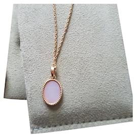 Van Cleef & Arpels Sweet Alhambra Van Cleef and Arpels Necklace Golden Other