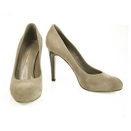 Gianvito Rossi Taupe Suede Round Toe Pumps Slim Talons Hauts Taille de chaussures 37 Taupe