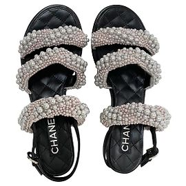 Chanel Black Leather Heels 37.5 Black